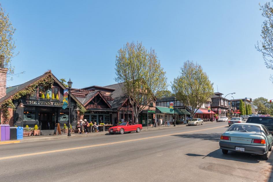 Oak Bay Village Prime Real Estate Area Victoria Wendy Moreton